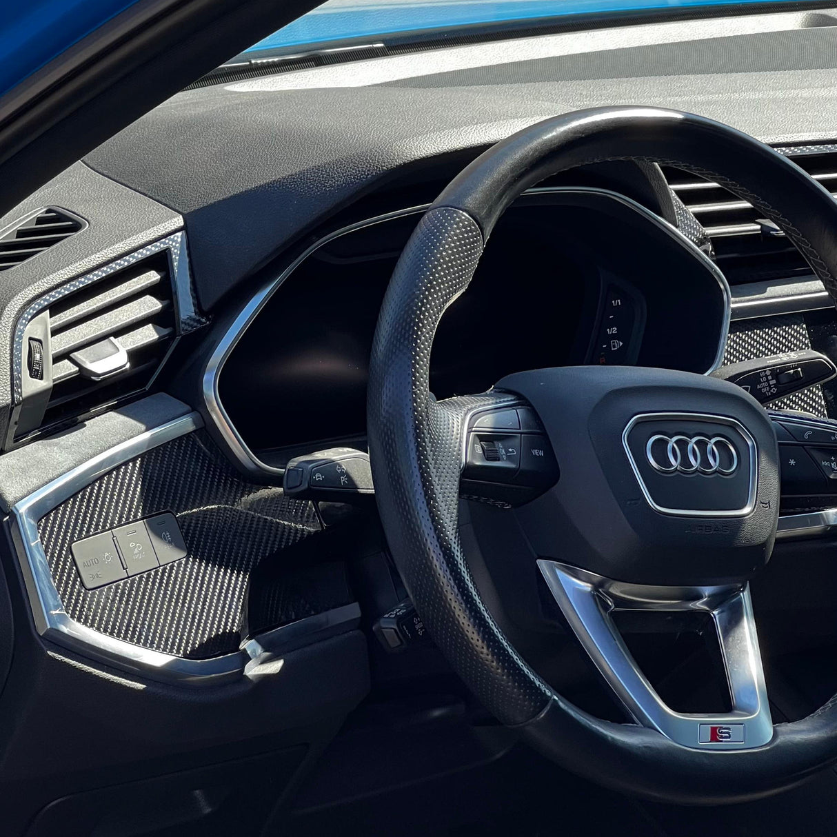 Copertura Interni Audi Q3 F3 (2019–2024) – Adesivo Vinile