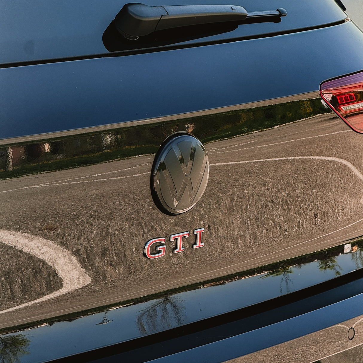 ADESIVO LOGO POSTERIORE GOLF MK8