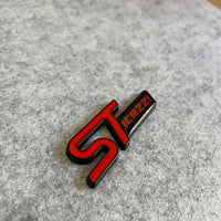 ST Line metal front grille badge