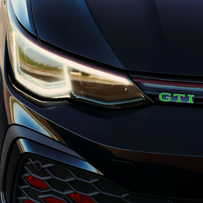 GTI-inzetstuk voor VW Golf 8 in vinyl (voorzijde)