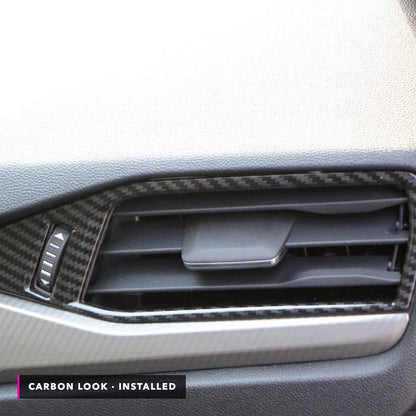 Cornice bocchetta aria carbon look montata su Ford Focus MK4